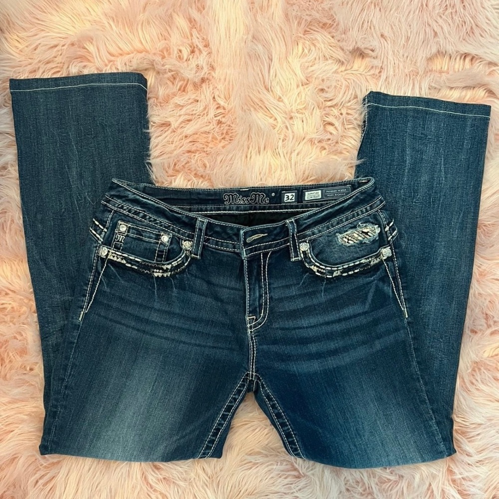 Miss me Jeans size 32 with 29” inseam
￼